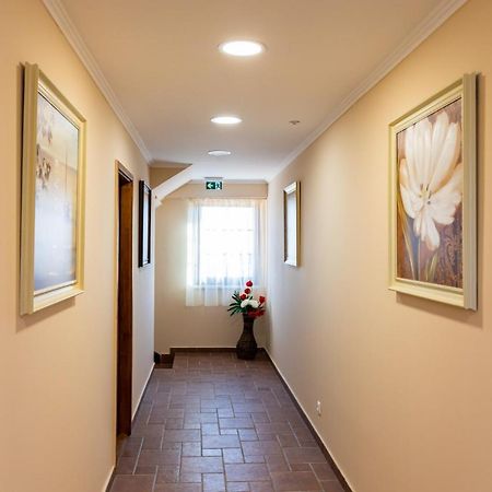 セーケシュフェヘールヴァール Oereghegyi Bika Panzio Bed & Breakfast エクステリア 写真