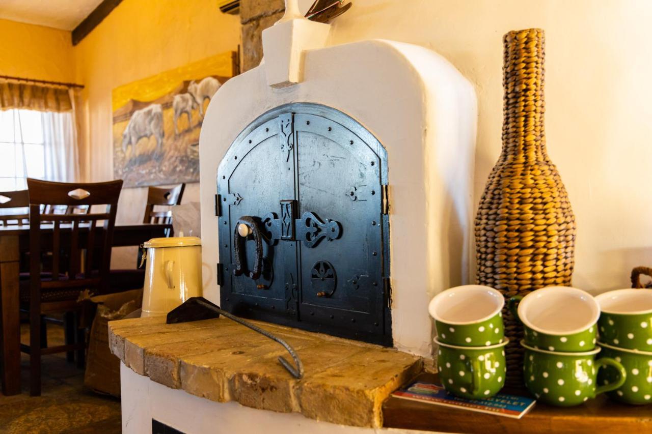 セーケシュフェヘールヴァール Oereghegyi Bika Panzio Bed & Breakfast エクステリア 写真